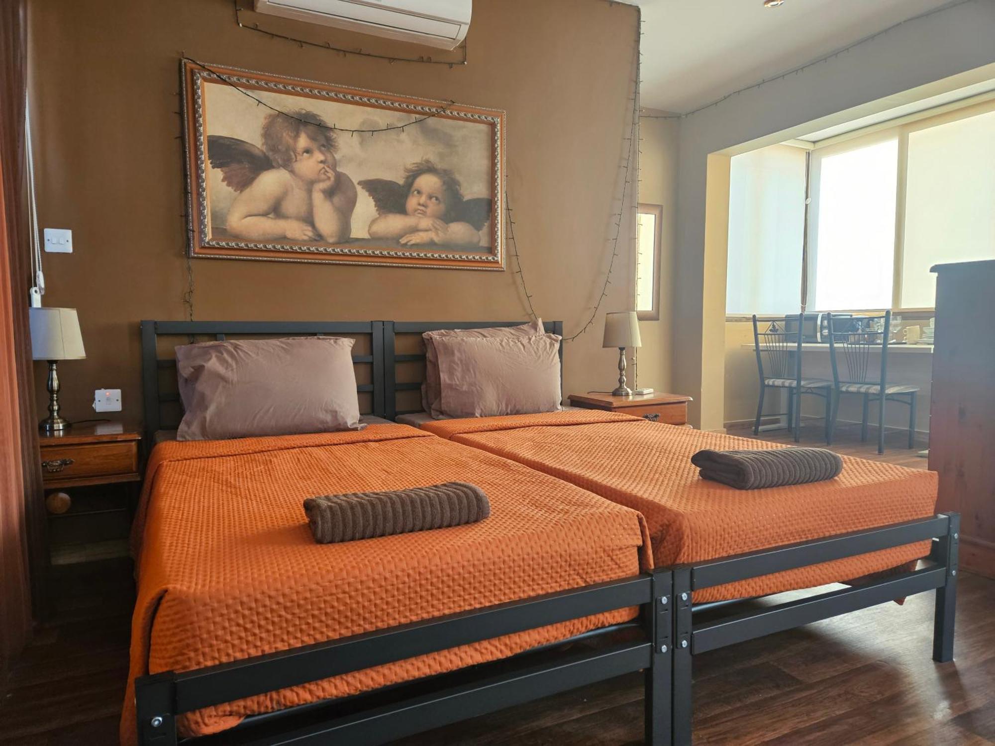 Lotus Guest House Malta Gzira المظهر الخارجي الصورة
